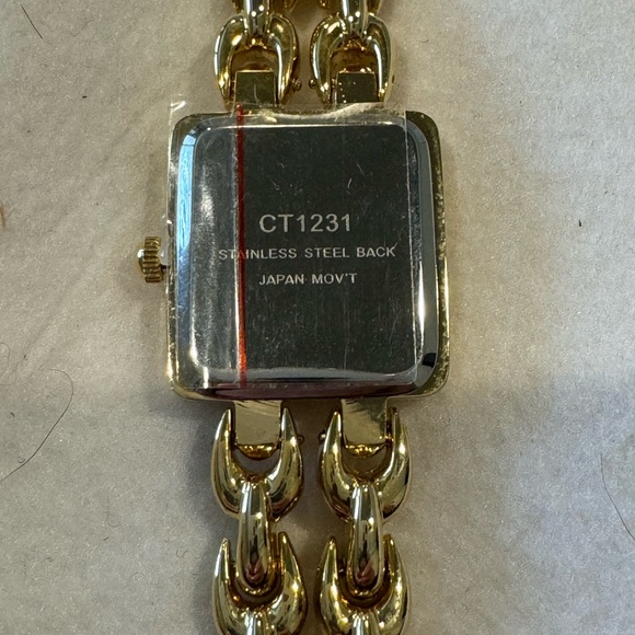 Gramercy Watch Gold NIB May need to Replace Battery Still has plastic on see pic - Picture 6 of 7